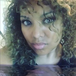 Meet your Posher, Amalia